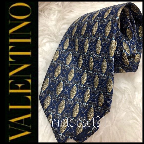 🆕 Valentino Italy Silk Tie - Picture 1 of 8
